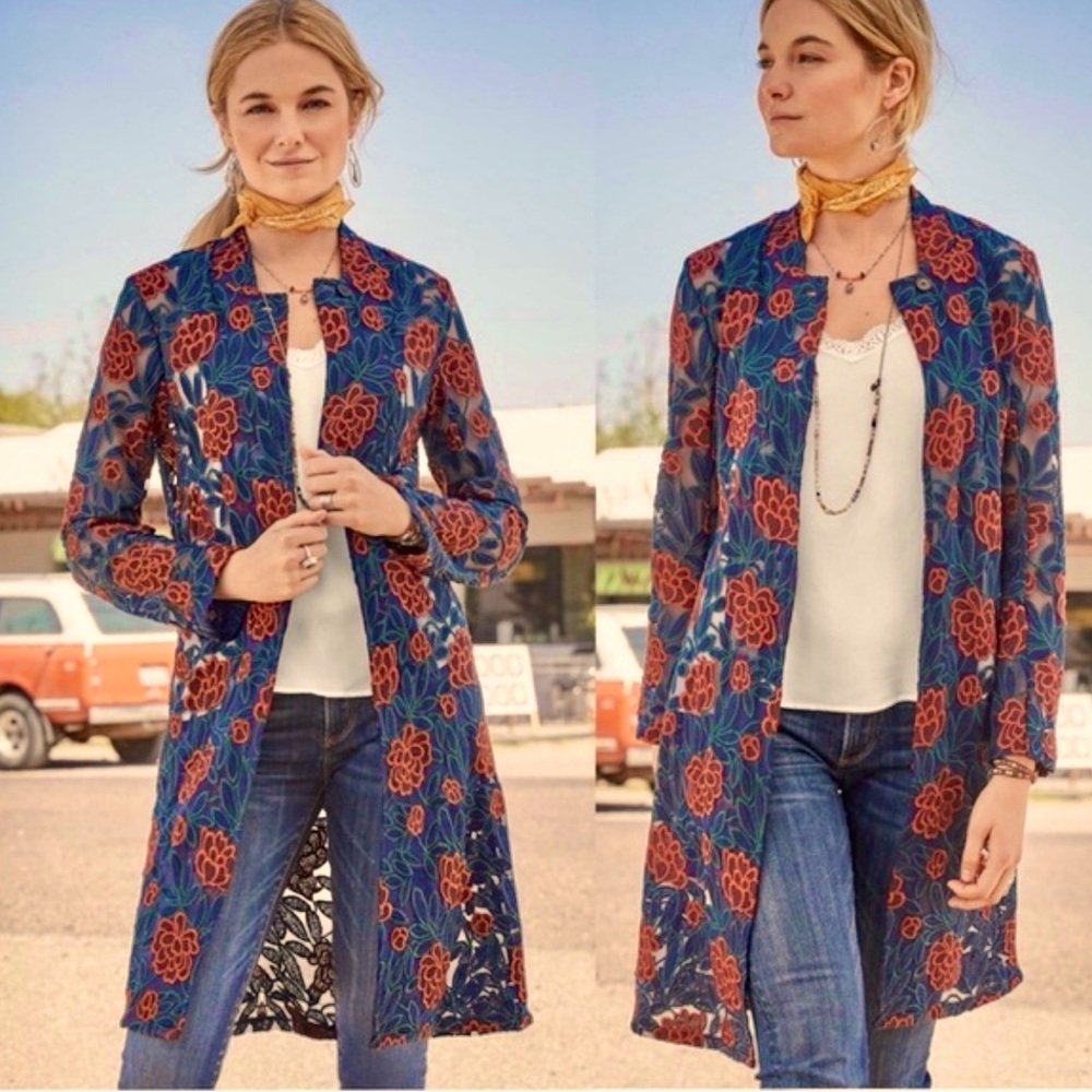 Gorgeous, classy embroidered flower pattern. Perfect for summer nights.